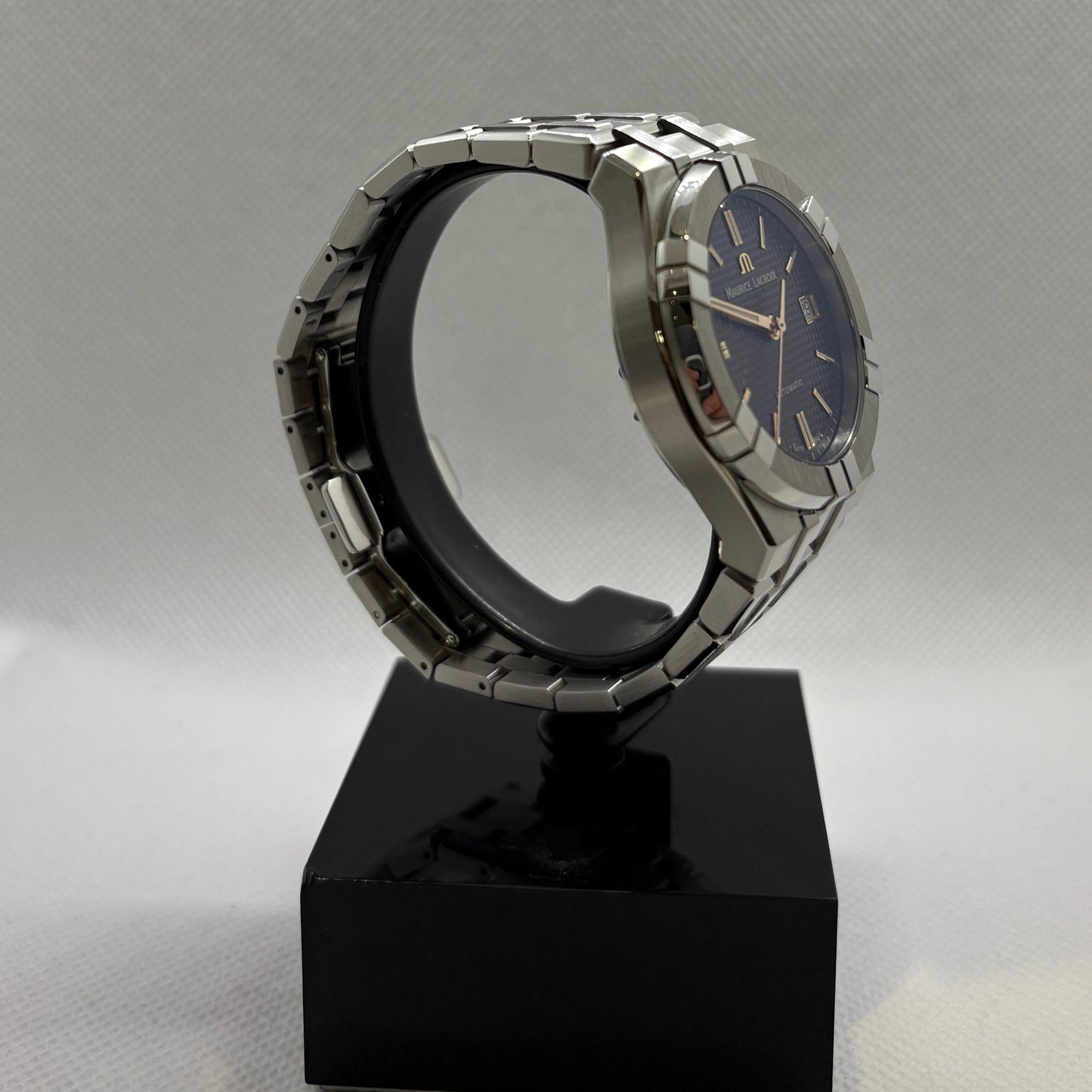 Maurice lacroix AICON  AI6008-SS002